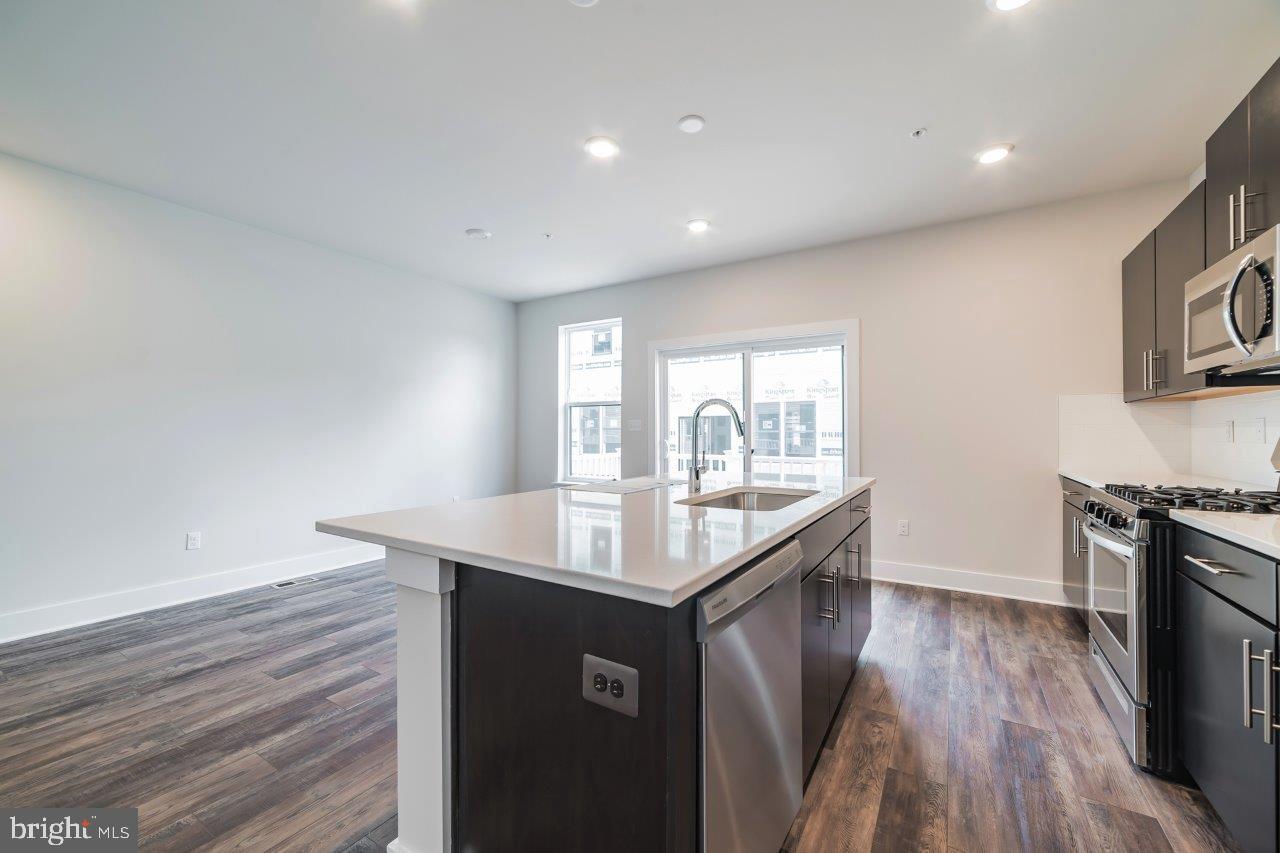 WOODMORE OVERLOOK - Residential