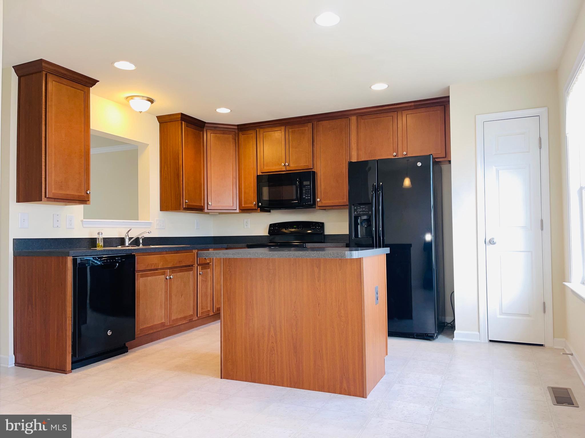 LAKELAND PLACE - Residential