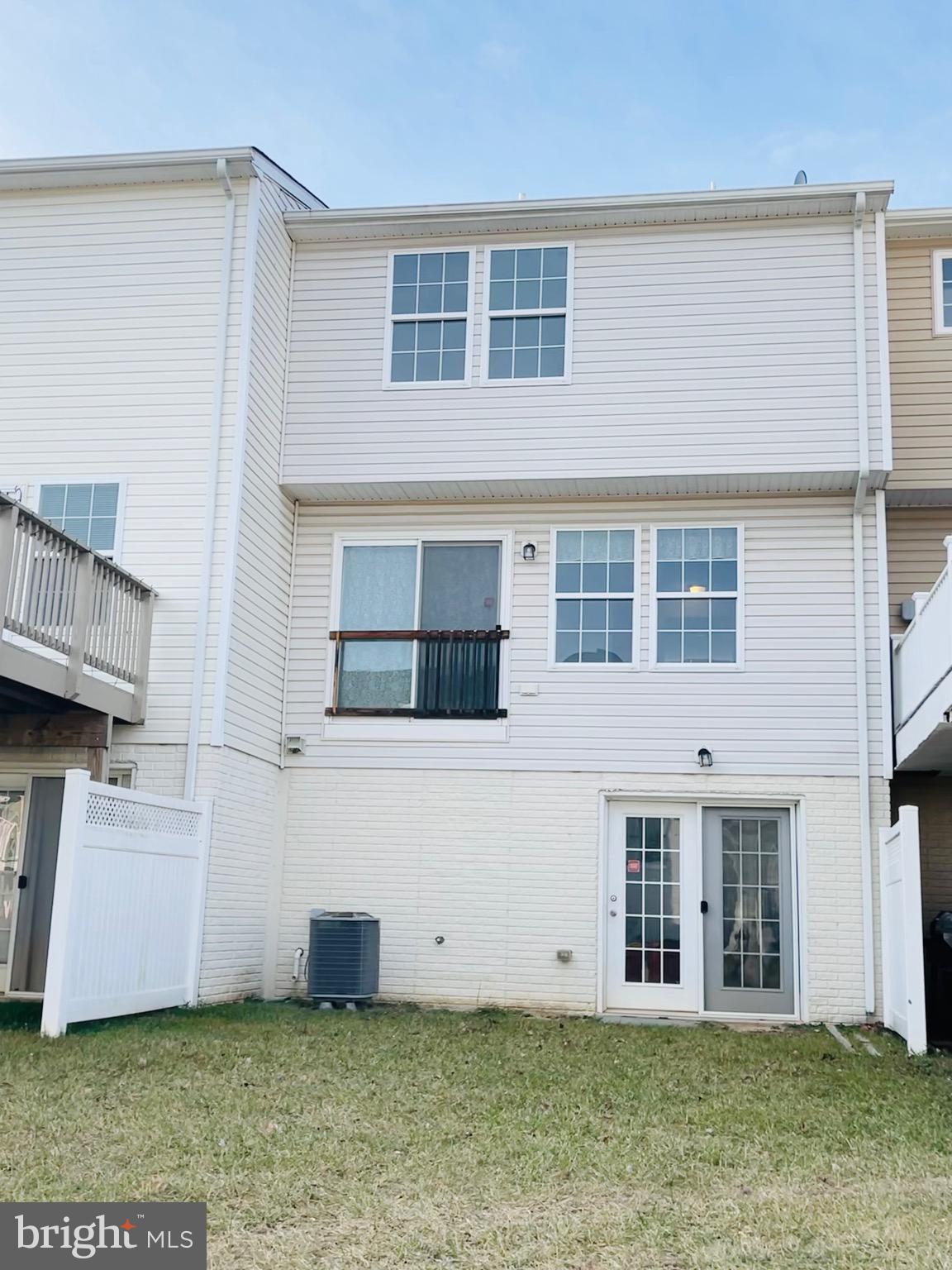 LAKELAND PLACE - Residential