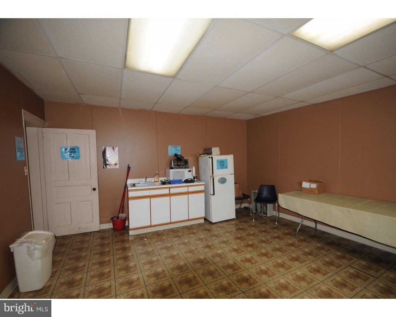 PORT RICHMOND - Commercial Sale