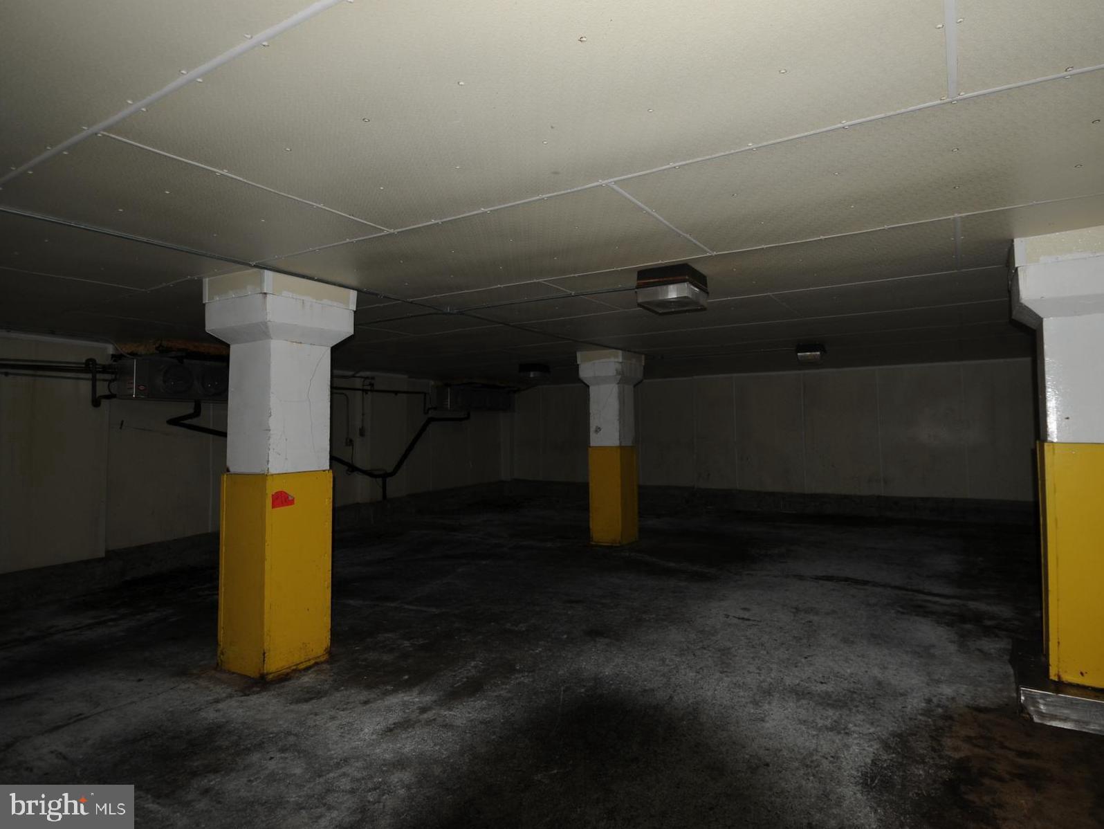 PORT RICHMOND - Commercial Sale