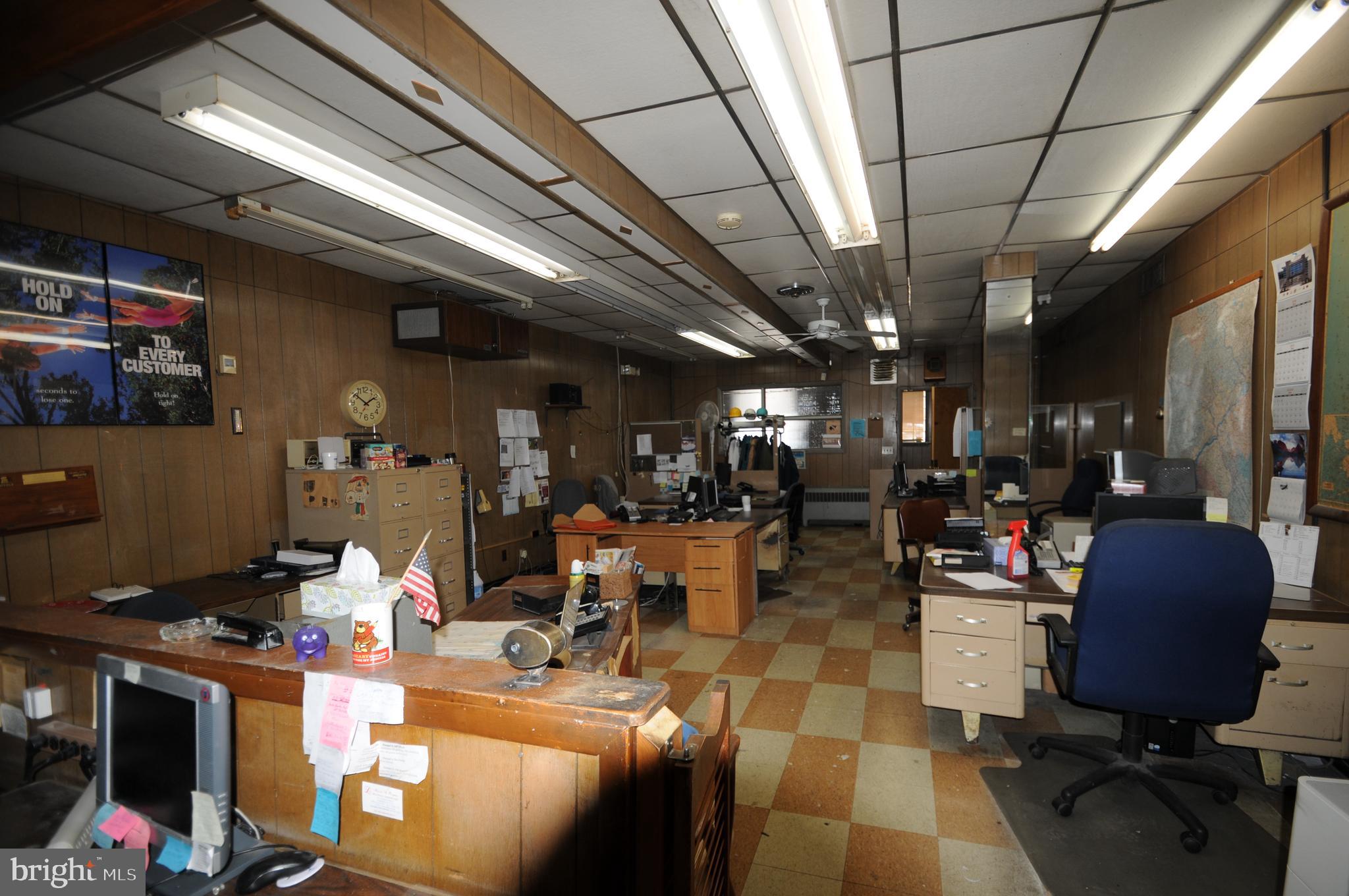 PORT RICHMOND - Commercial Sale