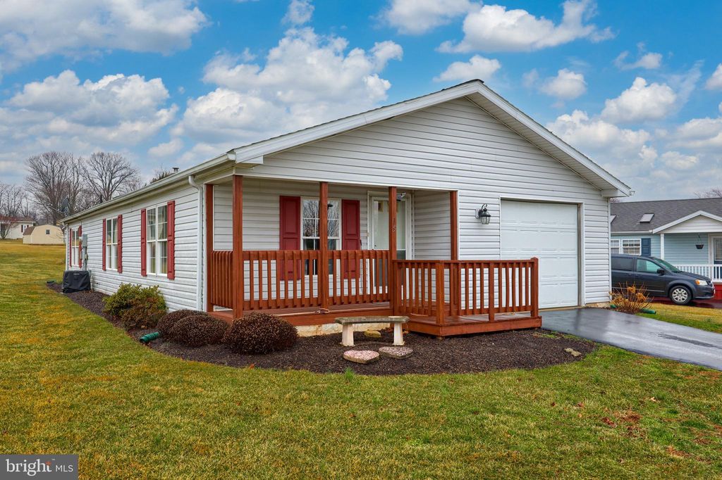 Photo of 15 RAY DR, DENVER, PA 17517 (MLS # PALA2030842)