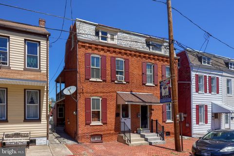 Photo of 907 Blunston Street, COLUMBIA, PA 17512 (MLS # PALA2068996)