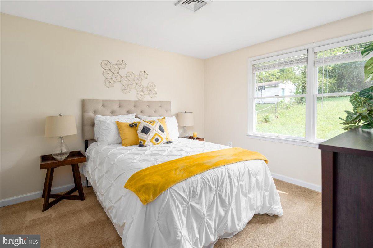 NORTHRIDGE - Residential