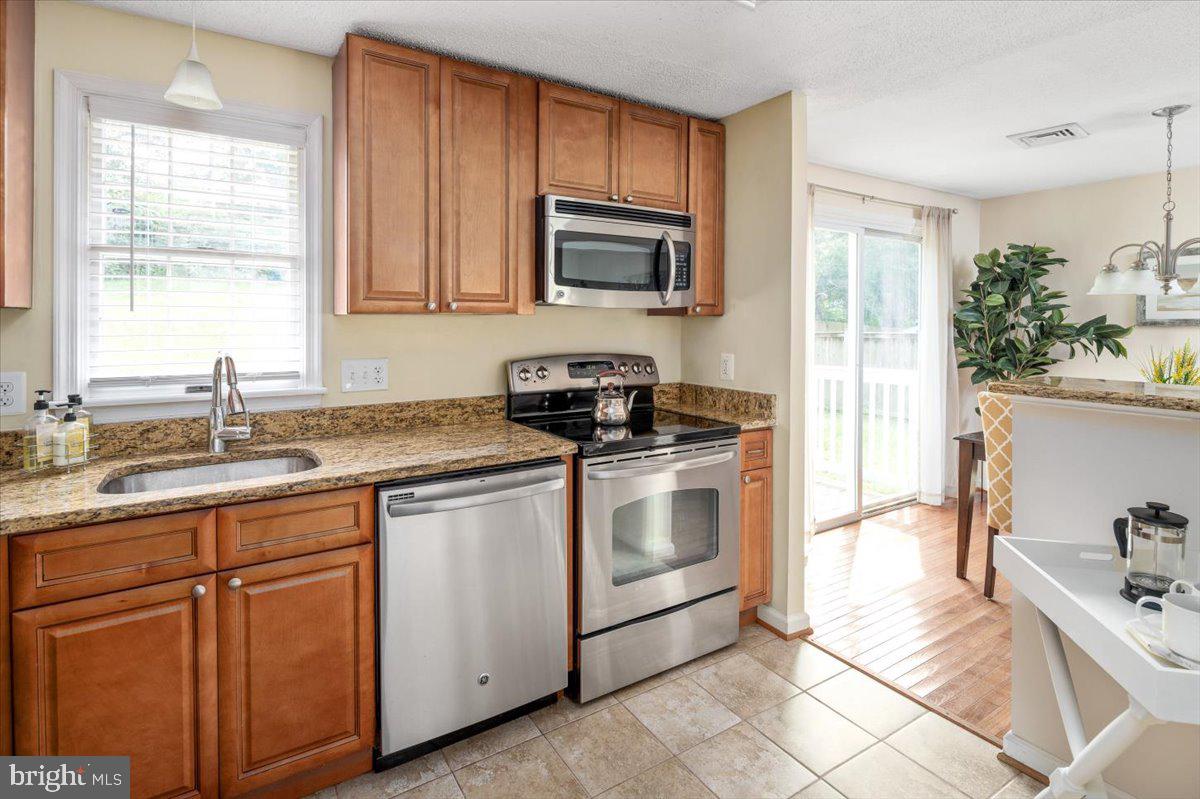 NORTHRIDGE - Residential