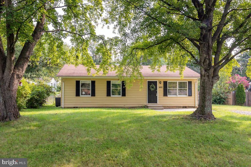 PENDING RELEASE - Buyer financing fell through again.
Holy Moly... 3rd Offer was lost due to the buyer's loss of employment!  Financing denied.
This is a perfect first-time home buyer or investment property!  Nothing to do but MOVE IN! 
BRAND NEW ROOF AND CARPET! NO HOA! CLEAN!  One level living super close to VRE, Quantico, I-95,  and other commuter options! Renovated, 3-bedroom ranch in Stafford County. Brand new carpet & new vapor barrier/insulation in crawl space. The kitchen has stainless steel appliances & granite countertops. BIG, fenced backyard with 16'x12' wood deck & 8'x10' wood storage shed. ***HOUSE IS COOLED BY A HEAT PUMP*** See financing options.