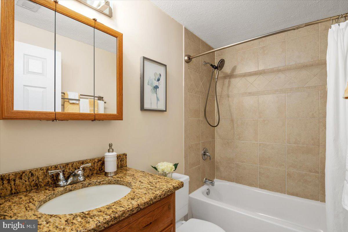 NORTHRIDGE - Residential