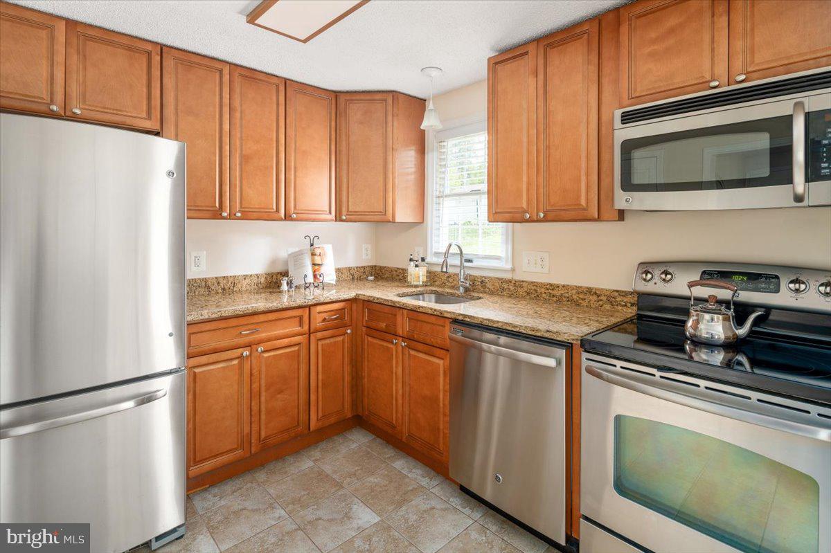 NORTHRIDGE - Residential