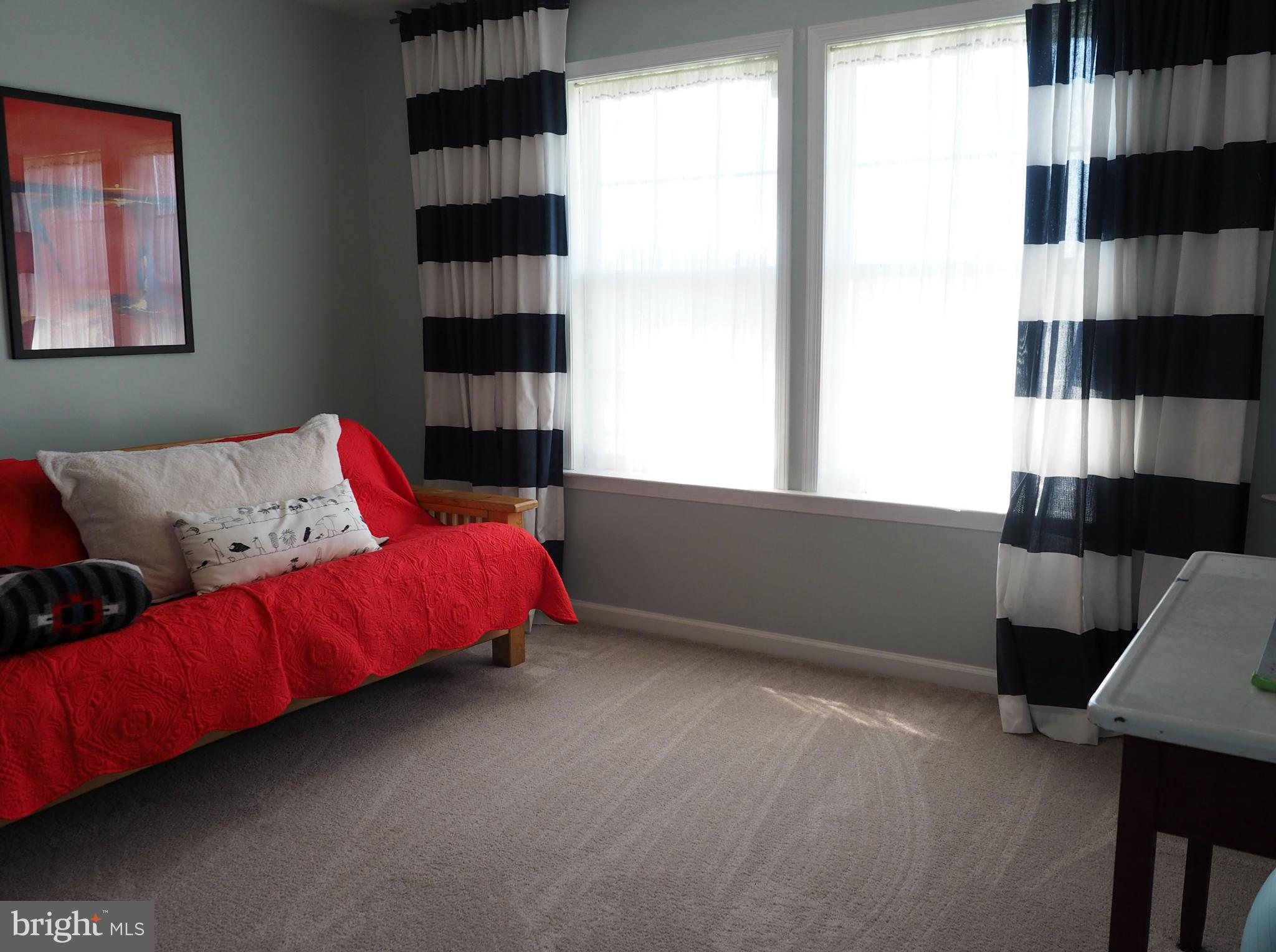 MEADOW BROOK - Residential