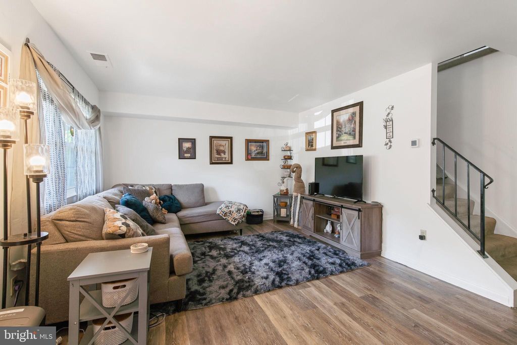 Photo of 1305 BLUE JAY DR, LANCASTER, PA 17601 (MLS # PALA2037318)