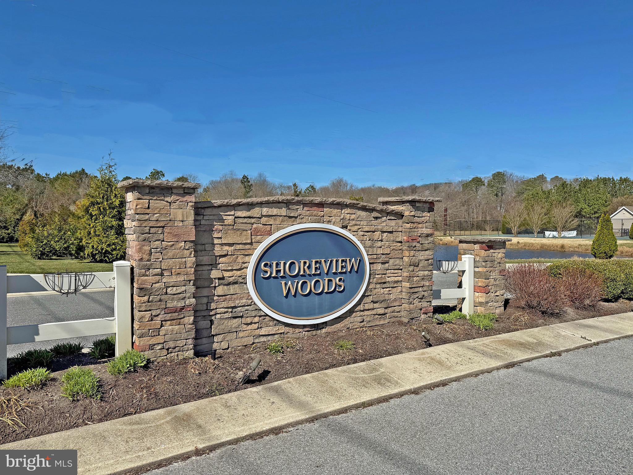 SHOREVIEW WOODS - Residential