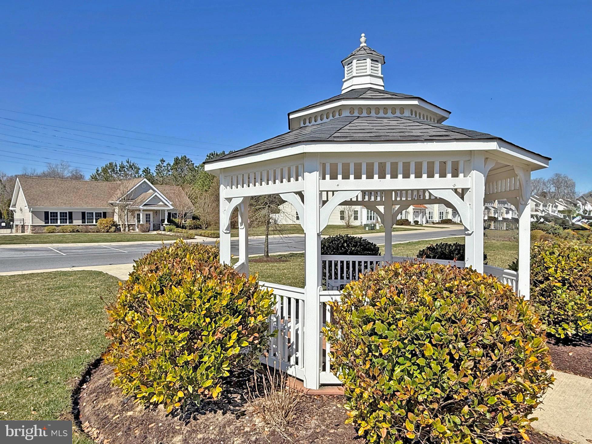 SHOREVIEW WOODS - Residential