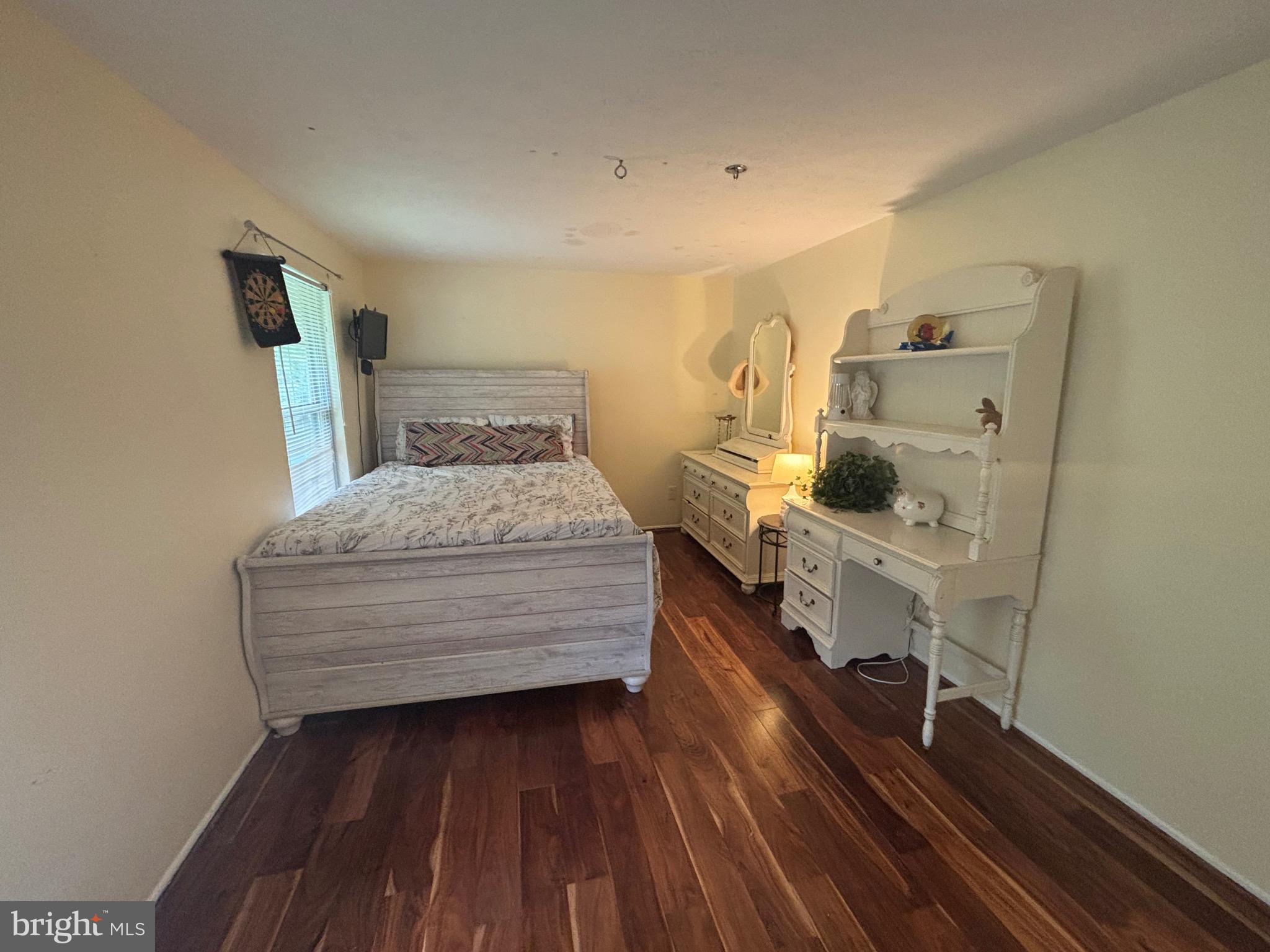 WHISPERING WOODS - Residential