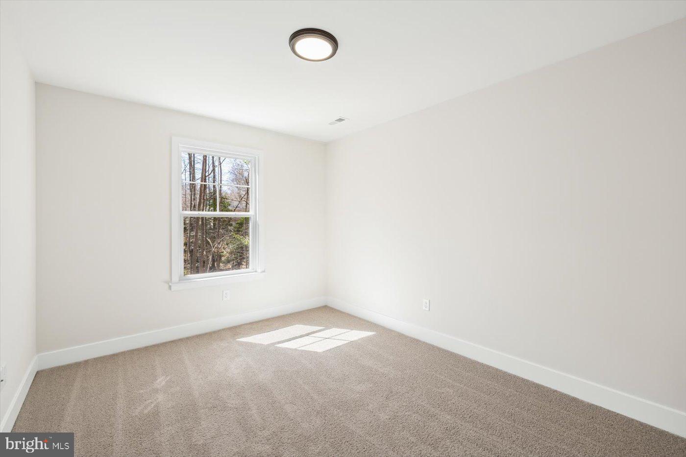 PRESIDENTIAL LAKES - Residential