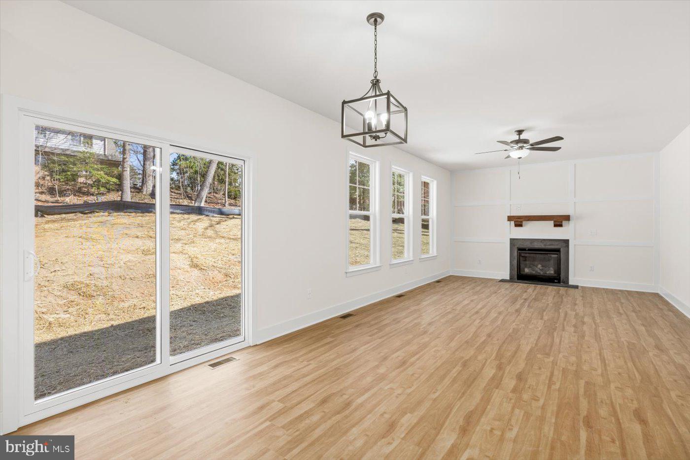 PRESIDENTIAL LAKES - Residential