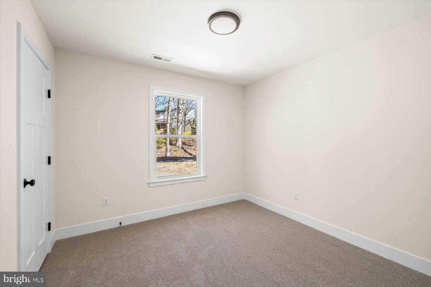 PRESIDENTIAL LAKES - Residential