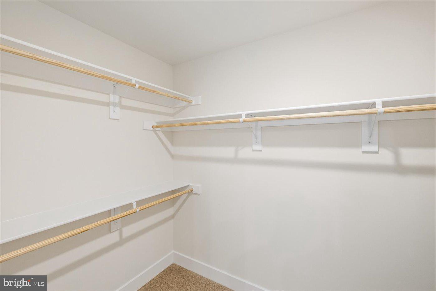 PRESIDENTIAL LAKES - Residential