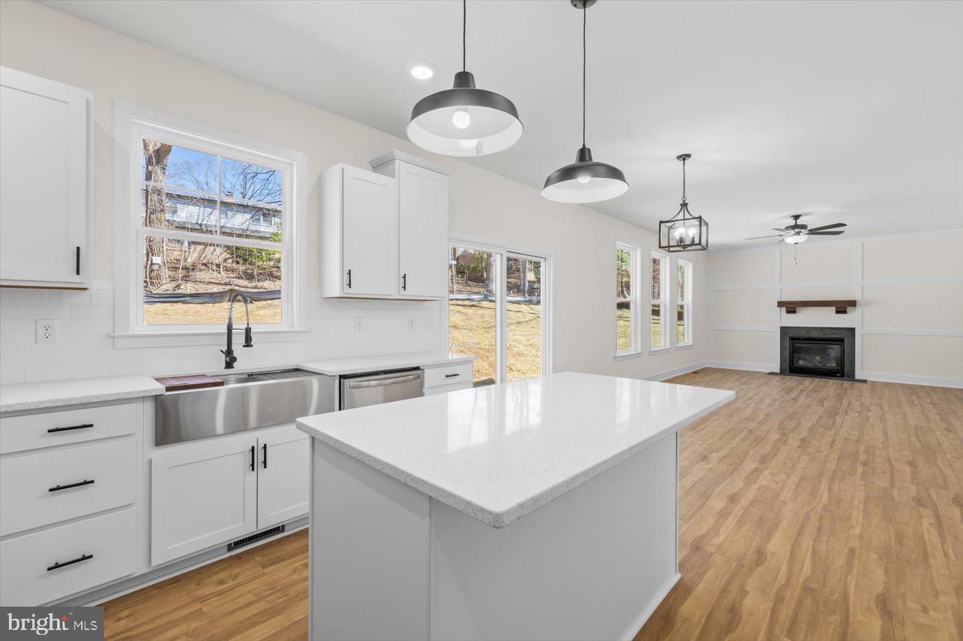 PRESIDENTIAL LAKES - Residential