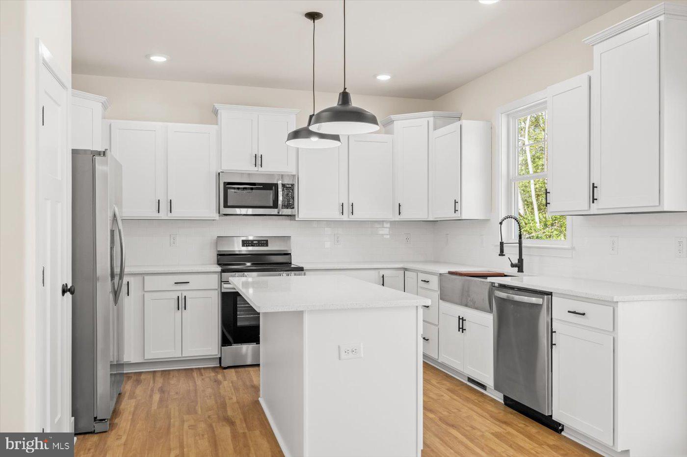 PRESIDENTIAL LAKES - Residential