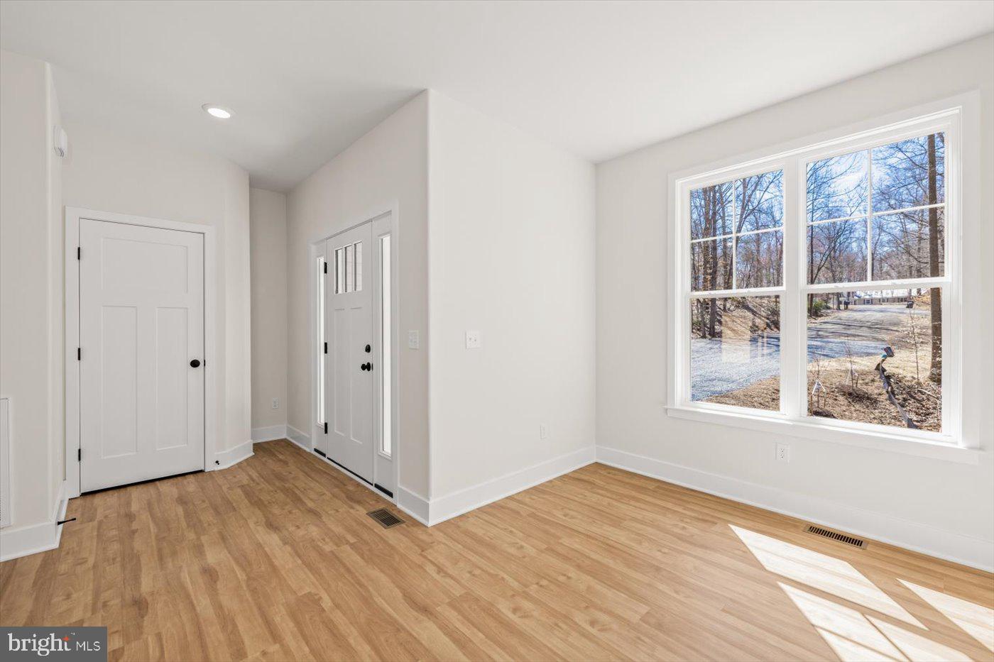 PRESIDENTIAL LAKES - Residential