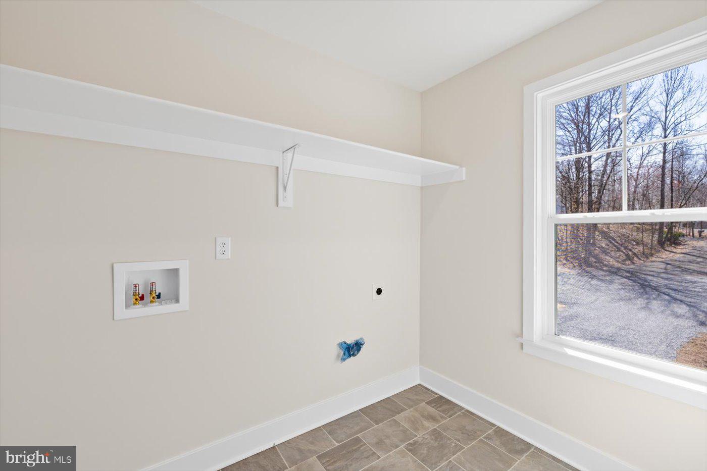 PRESIDENTIAL LAKES - Residential