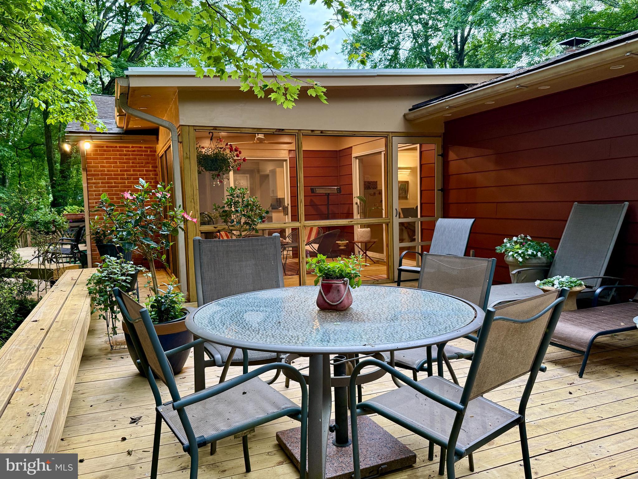 CARDEROCK SPRINGS - Residential