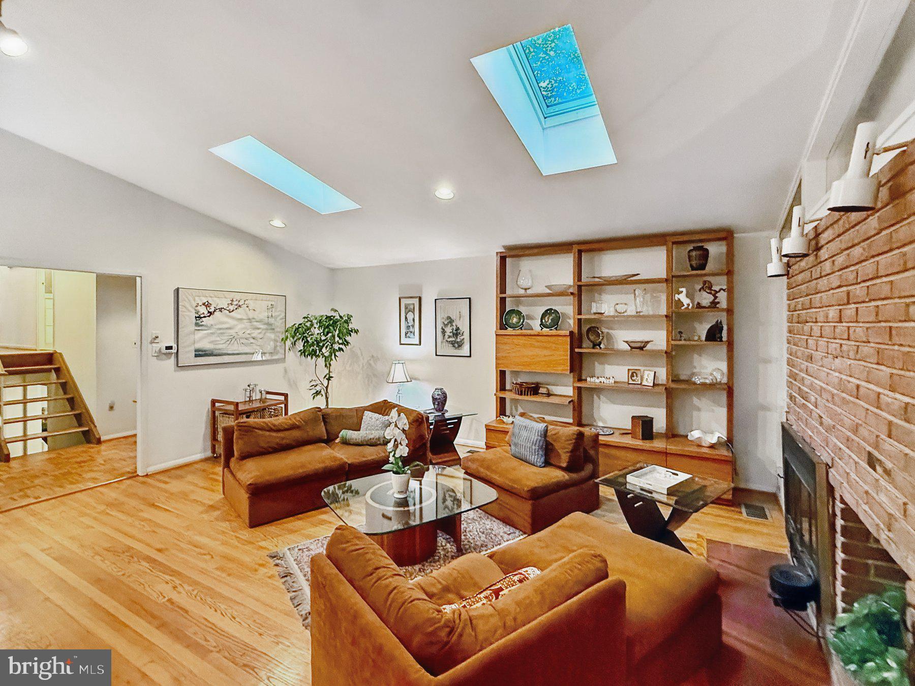 CARDEROCK SPRINGS - Residential