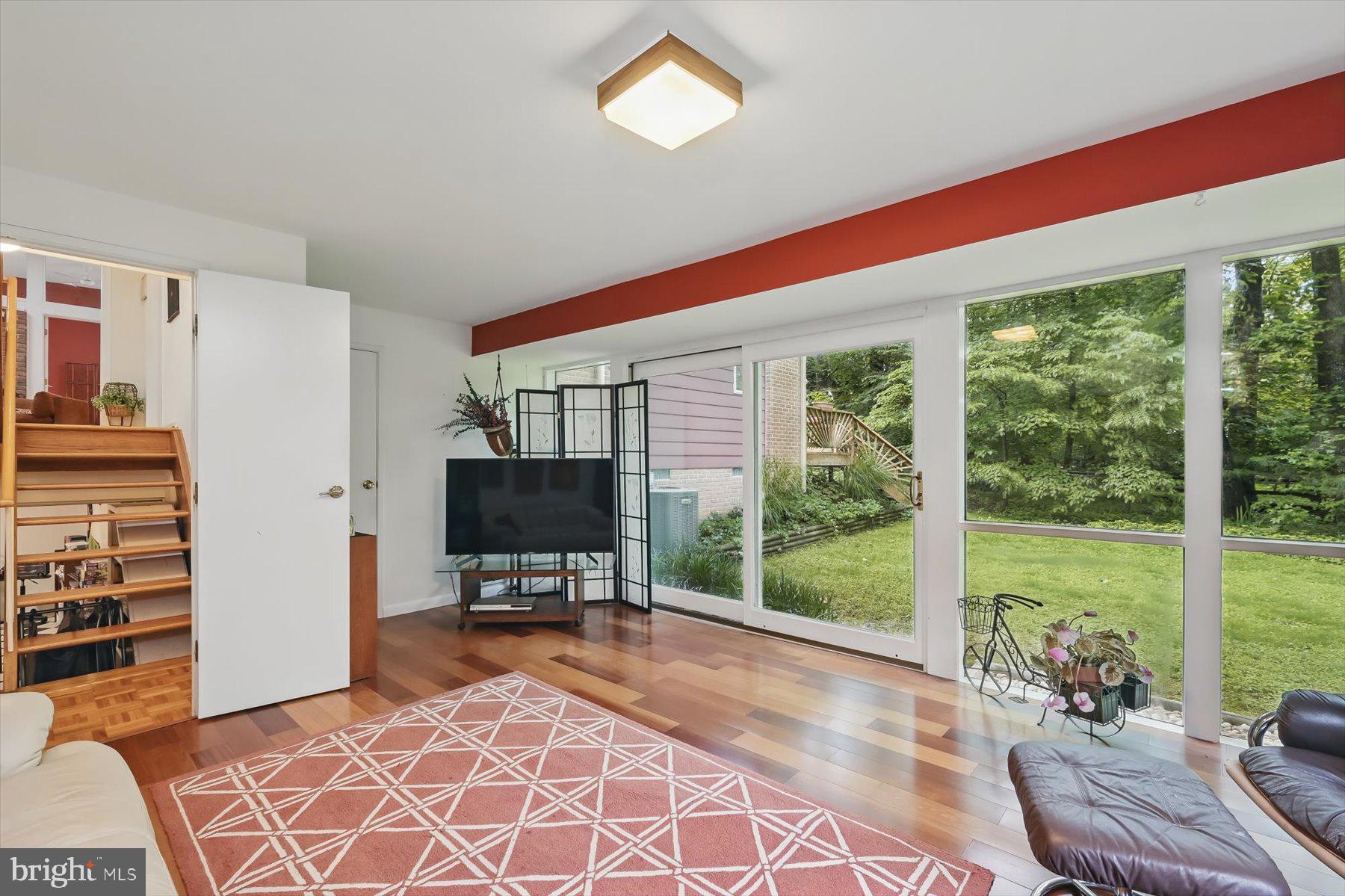 CARDEROCK SPRINGS - Residential