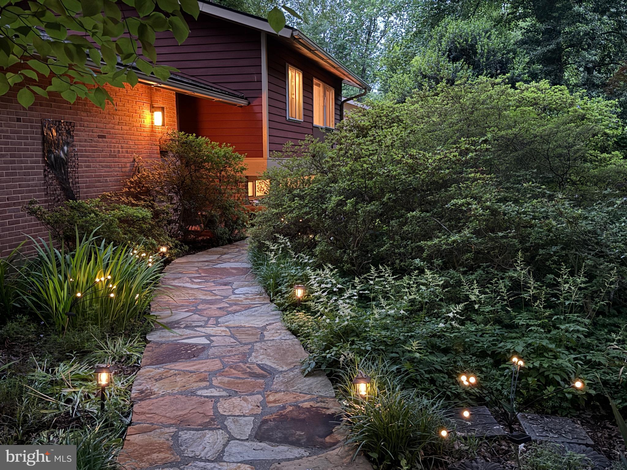 CARDEROCK SPRINGS - Residential