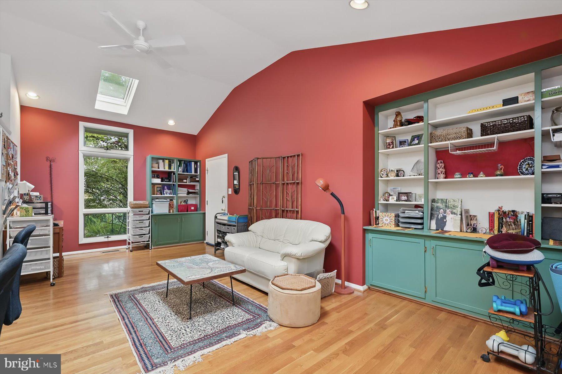 CARDEROCK SPRINGS - Residential