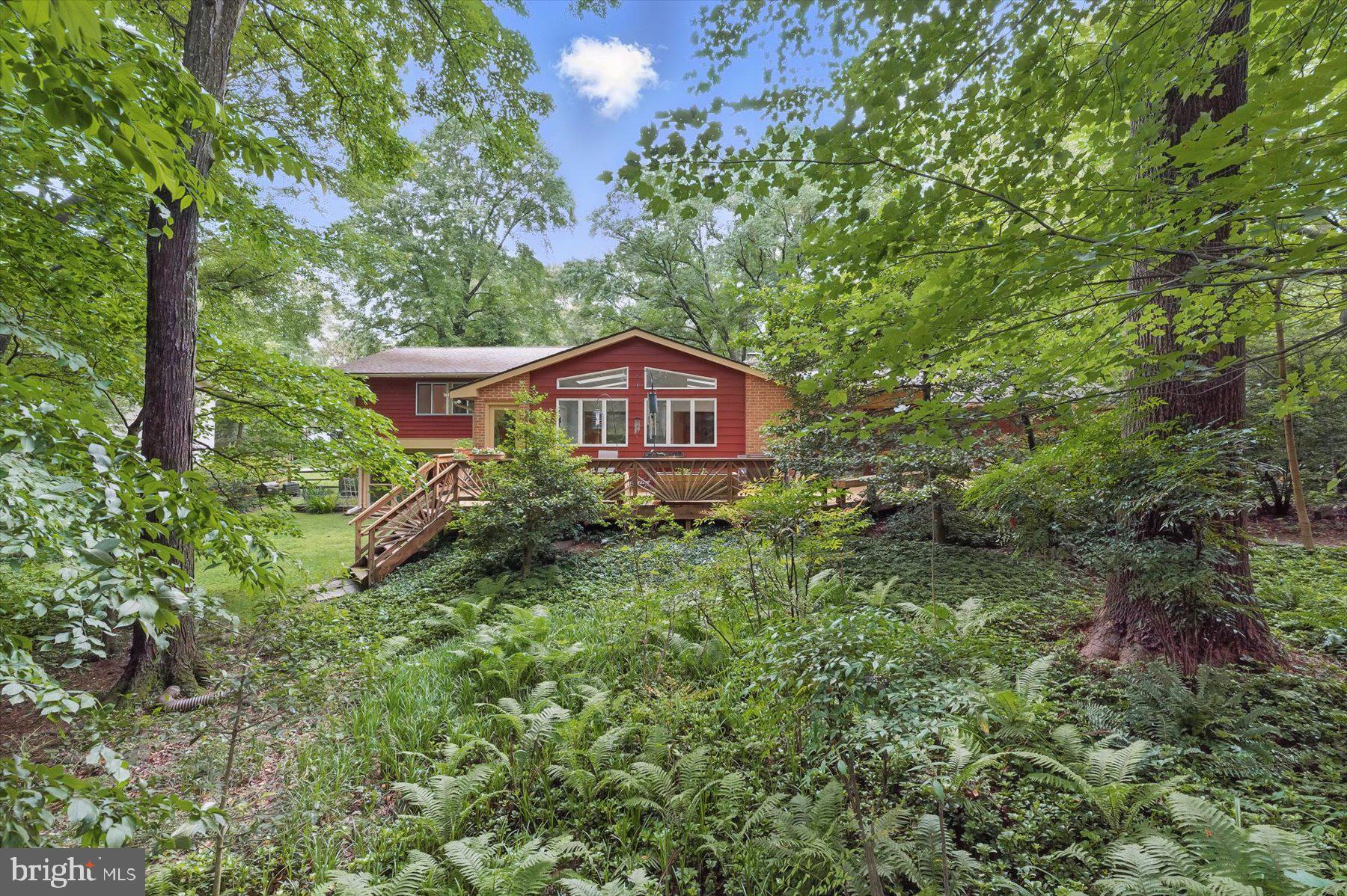 CARDEROCK SPRINGS - Residential