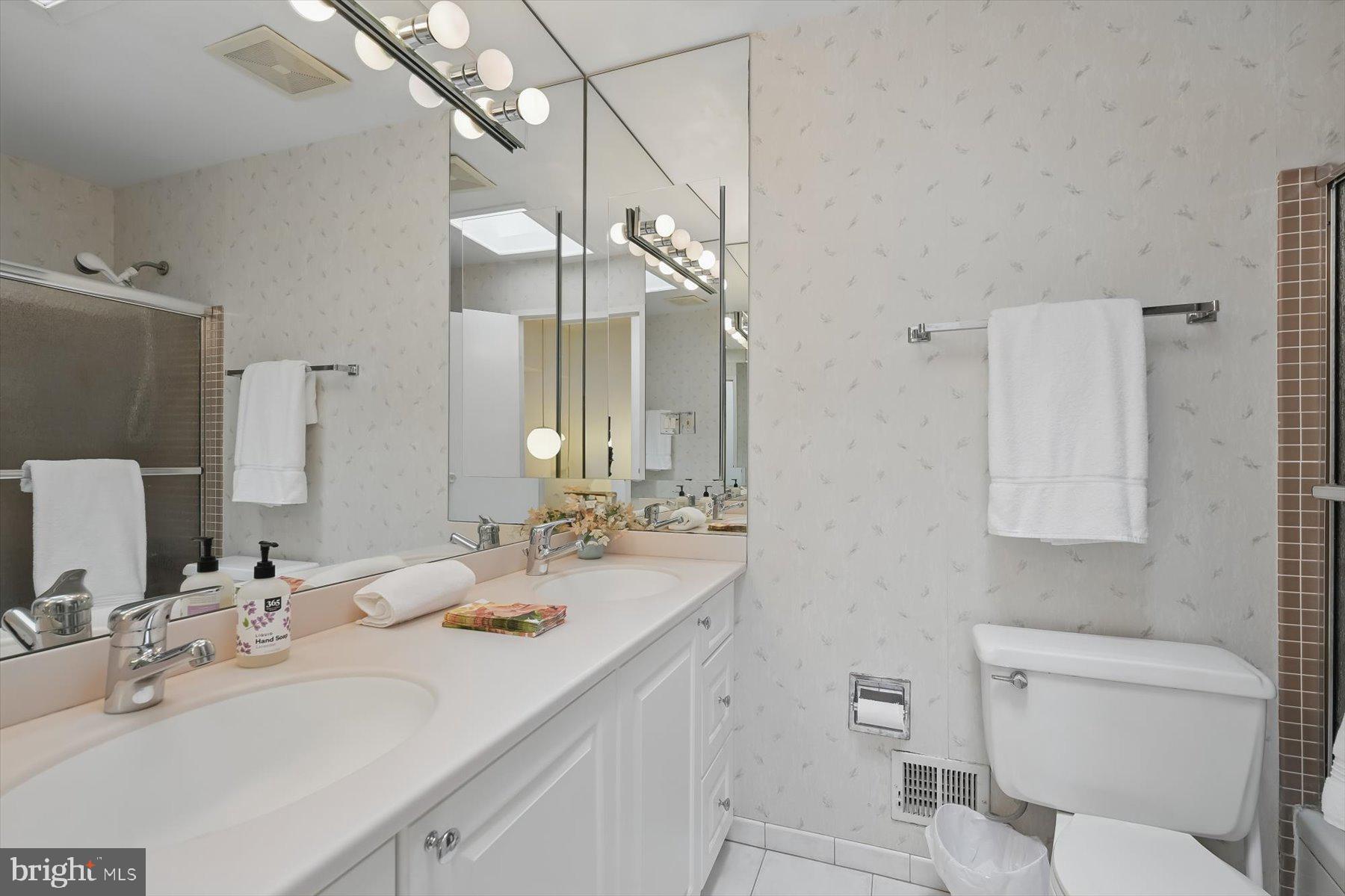 CARDEROCK SPRINGS - Residential