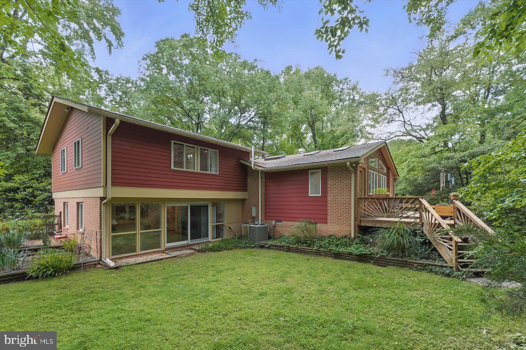 CARDEROCK SPRINGS - Residential