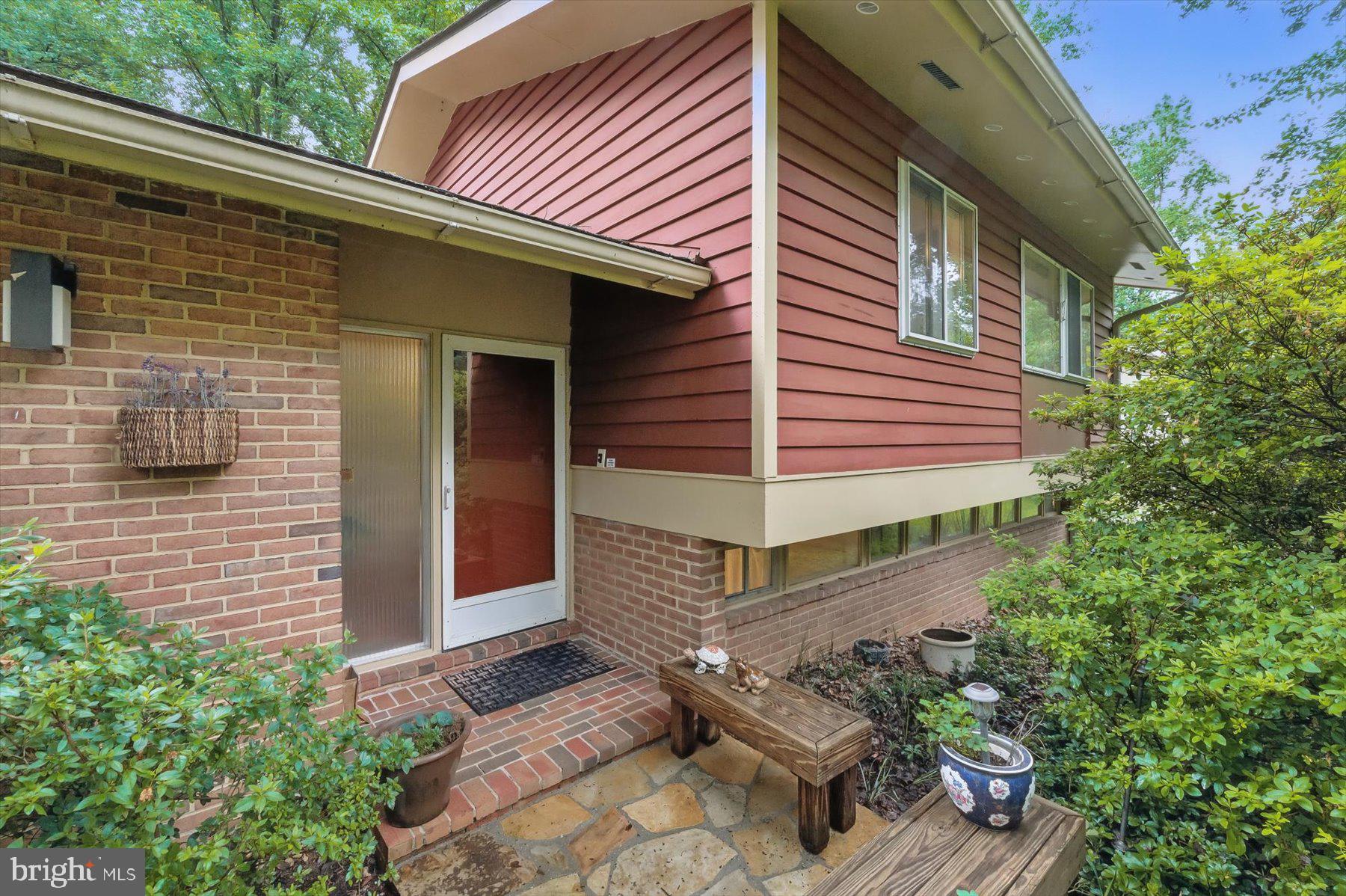 CARDEROCK SPRINGS - Residential