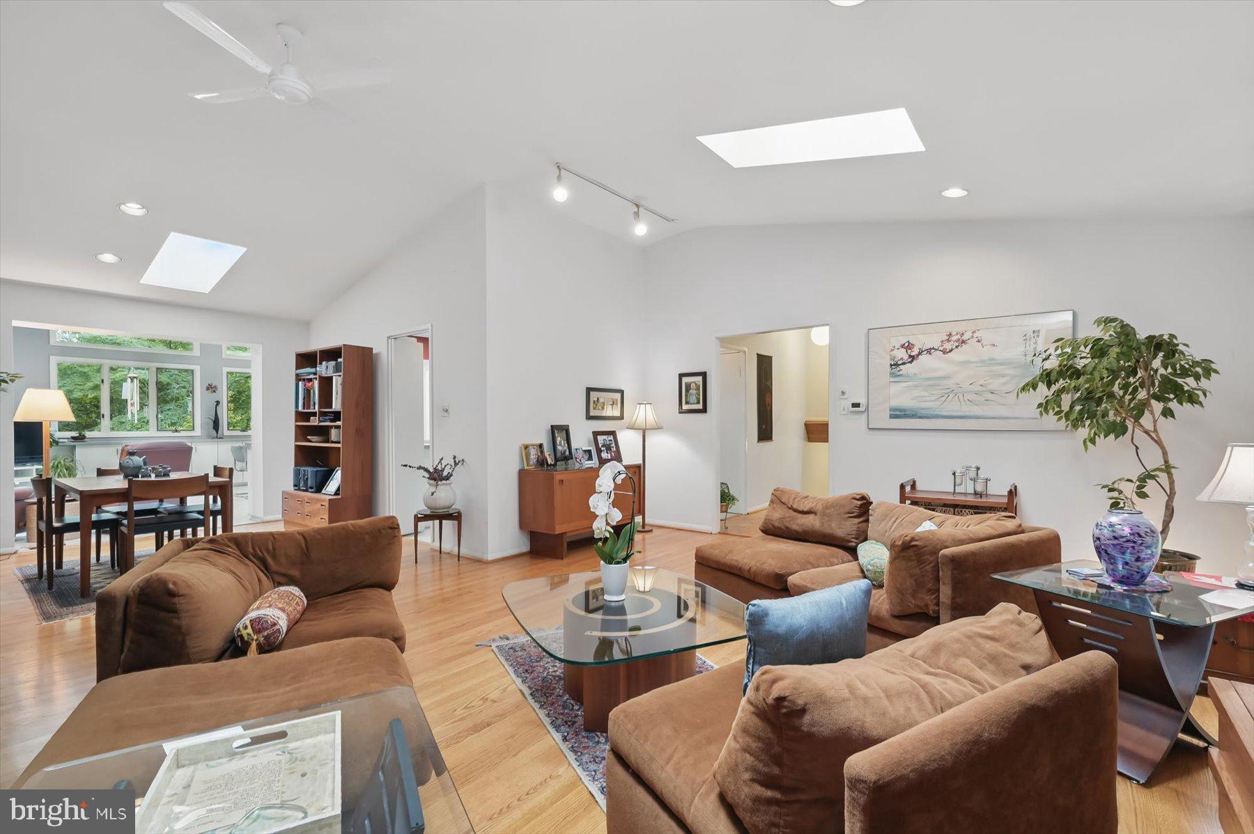 CARDEROCK SPRINGS - Residential