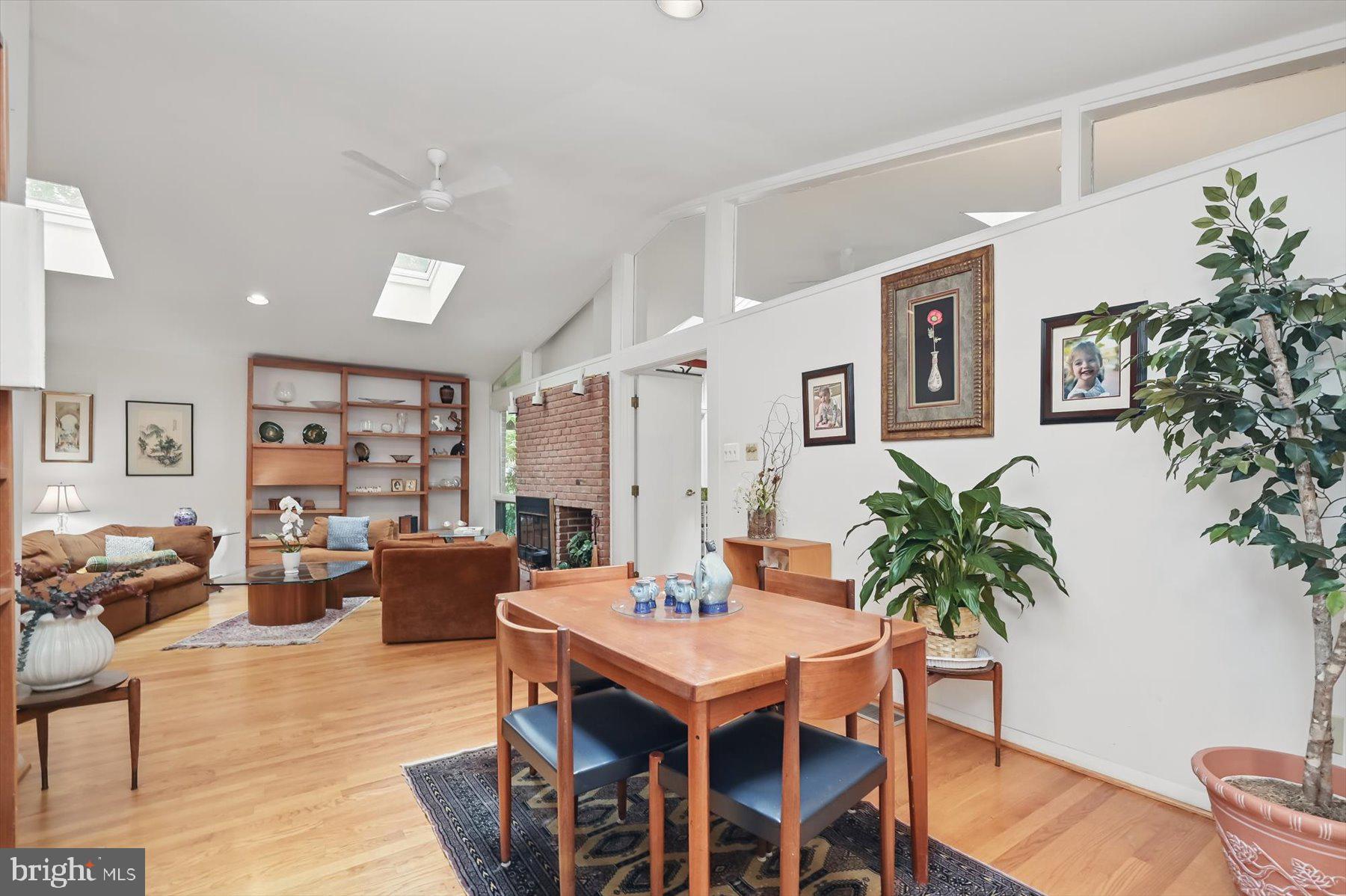 CARDEROCK SPRINGS - Residential