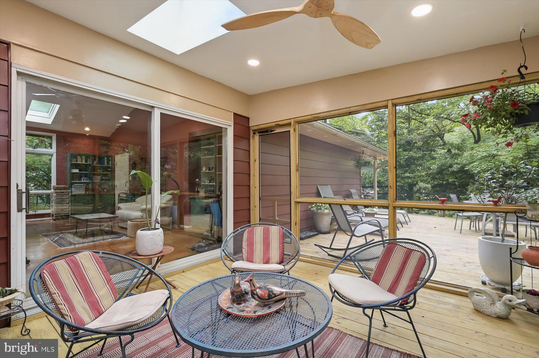 CARDEROCK SPRINGS - Residential