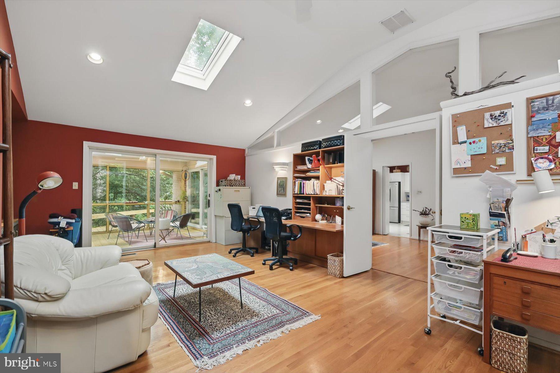 CARDEROCK SPRINGS - Residential