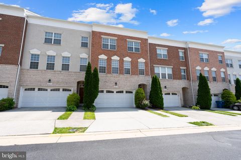 22672 FLOWING SPRING SQUARE BRAMBLETON VA 20148