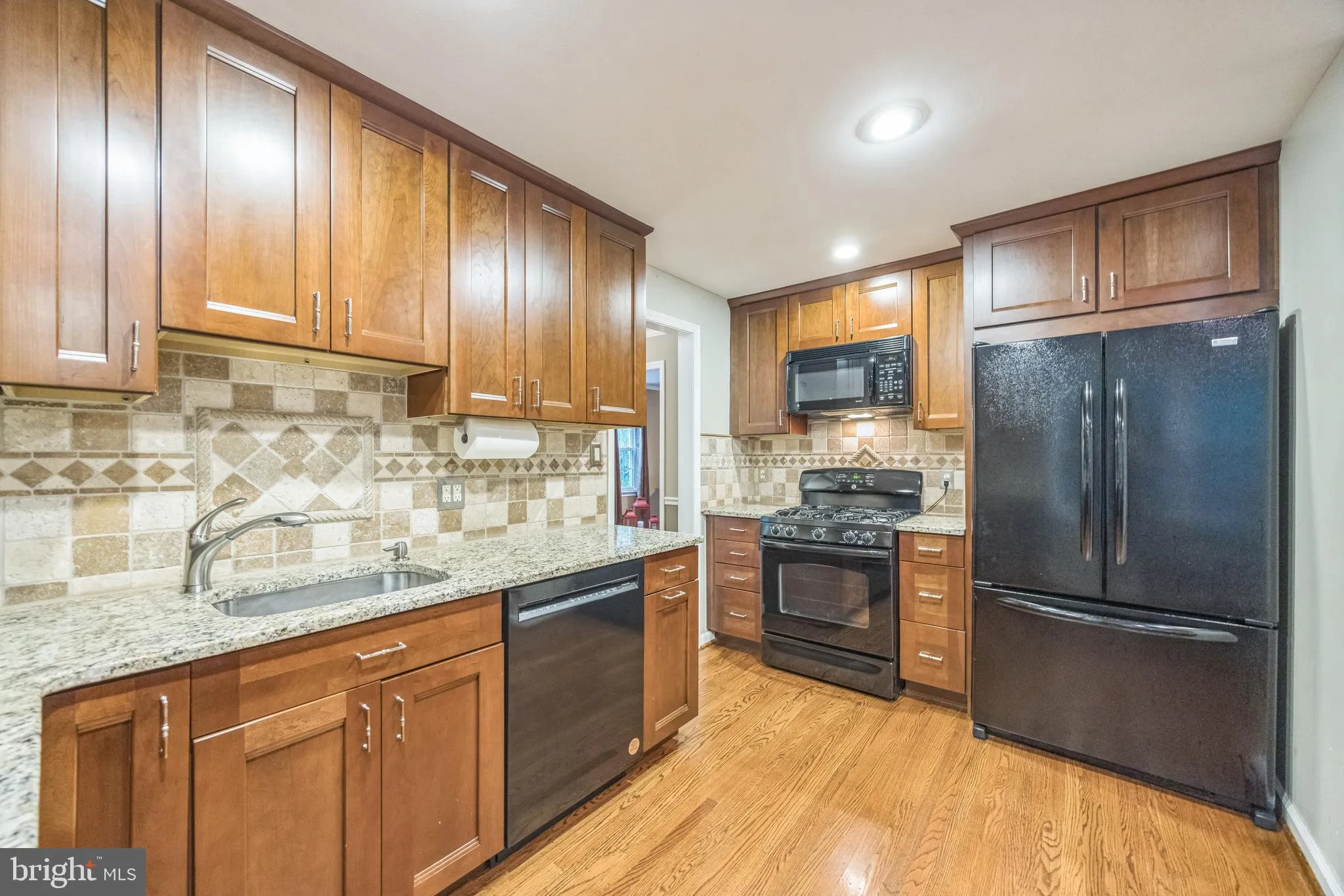 Cherry Hill, New Jersey 08003, United States, 4 Bedrooms Bedrooms, ,3 BathroomsBathrooms,Residential,Pending,191129