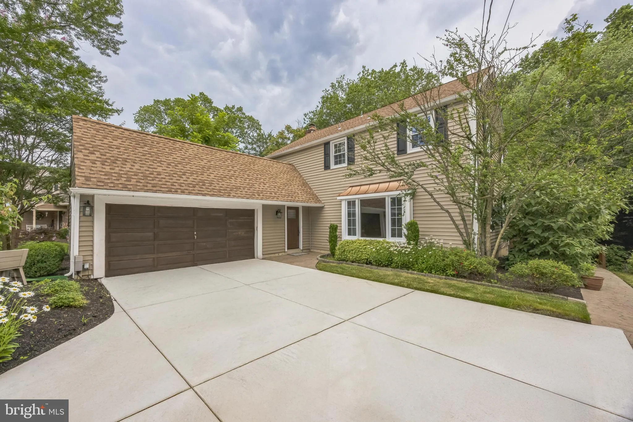 Cherry Hill, New Jersey 08003, United States, 4 Bedrooms Bedrooms, ,3 BathroomsBathrooms,Residential,Pending,191129