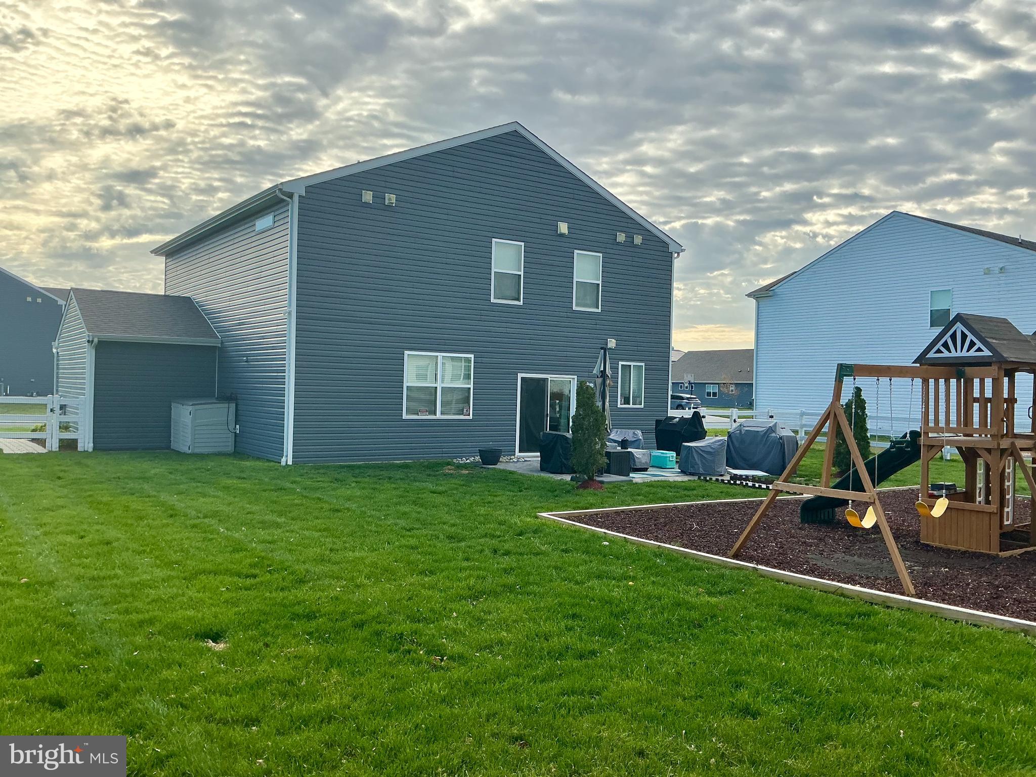 879 RED MAPLE ROAD