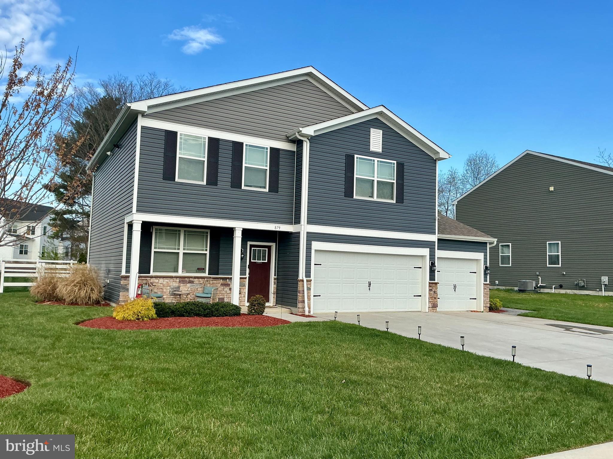 879 RED MAPLE ROAD
