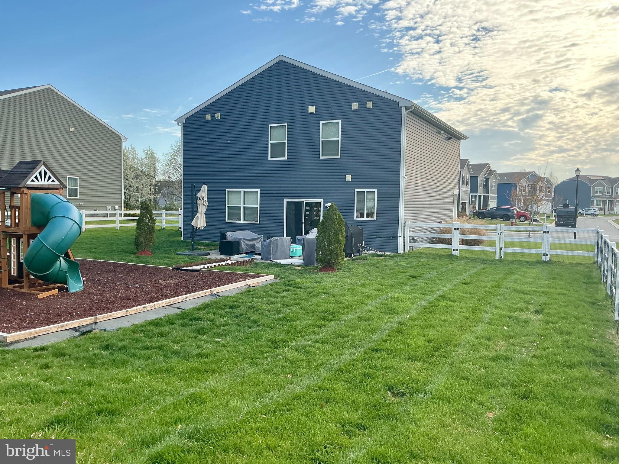 879 RED MAPLE ROAD