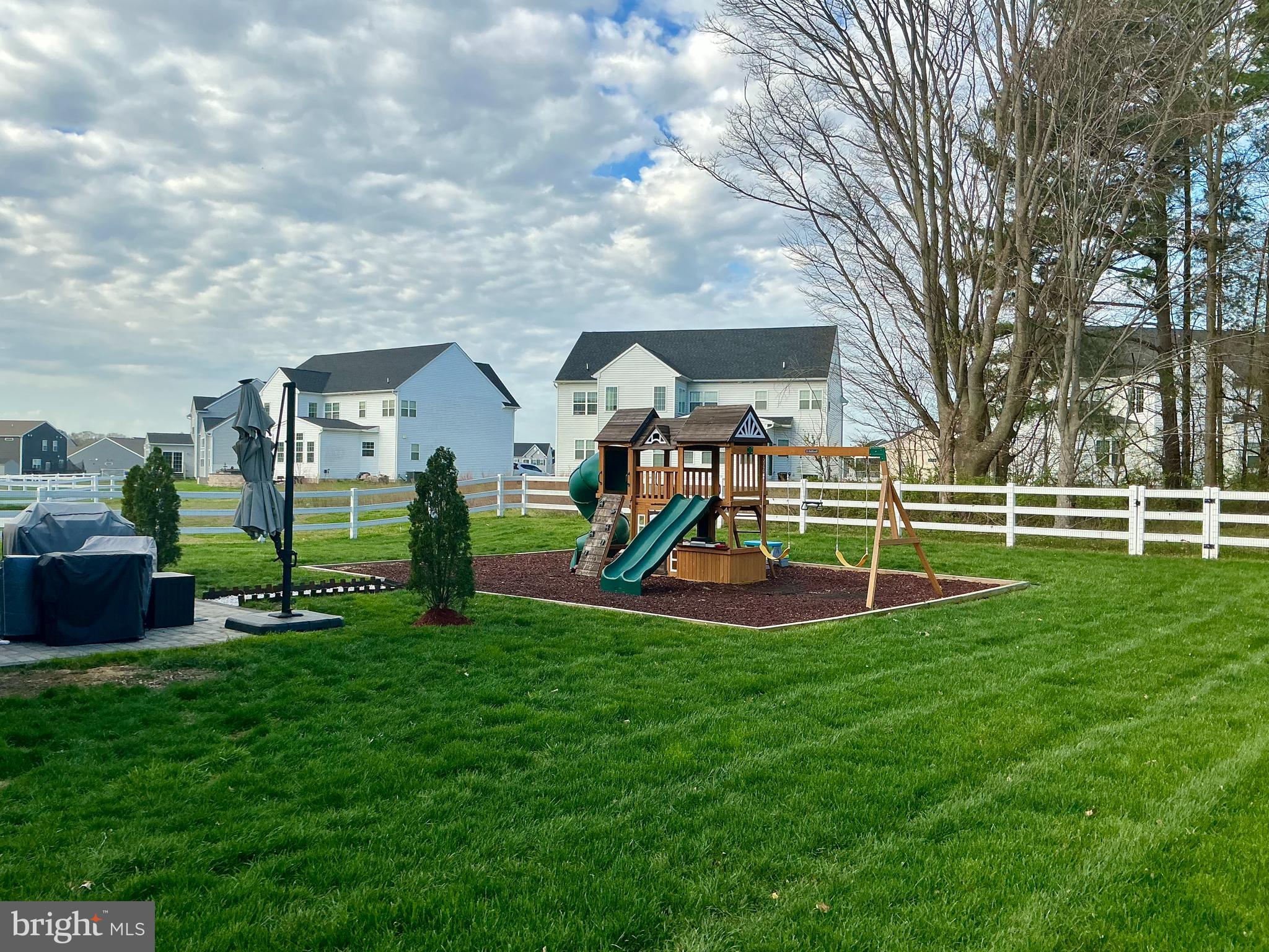 879 RED MAPLE ROAD