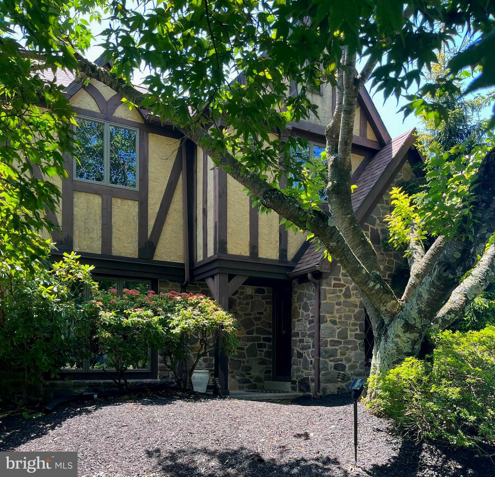 13 COLONIAL DRIVE