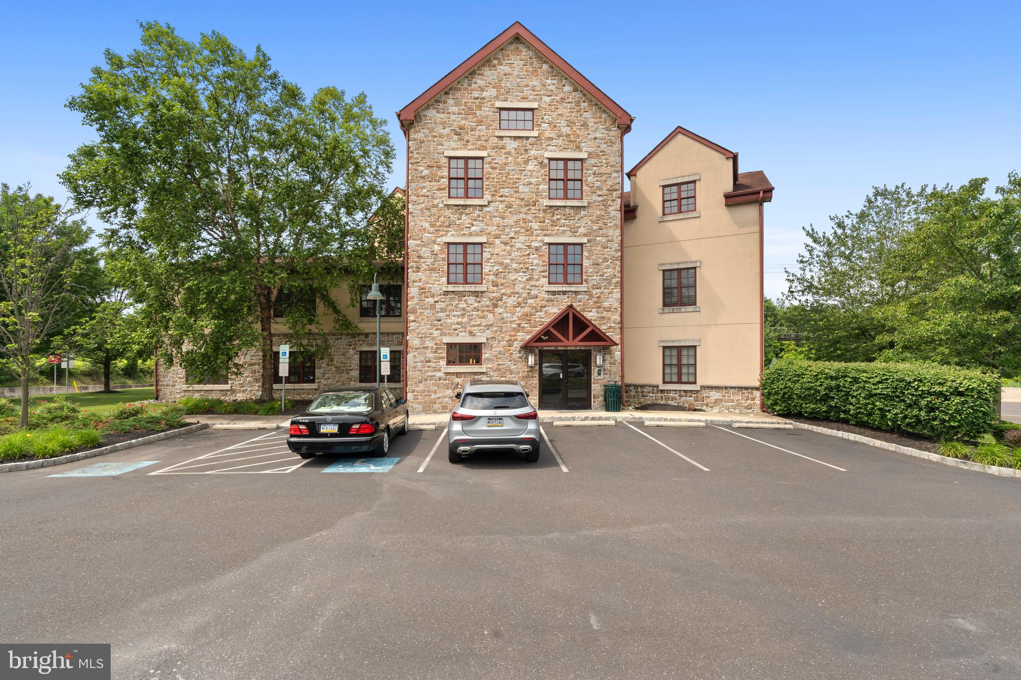 1600 N BETHLEHEM PIKE