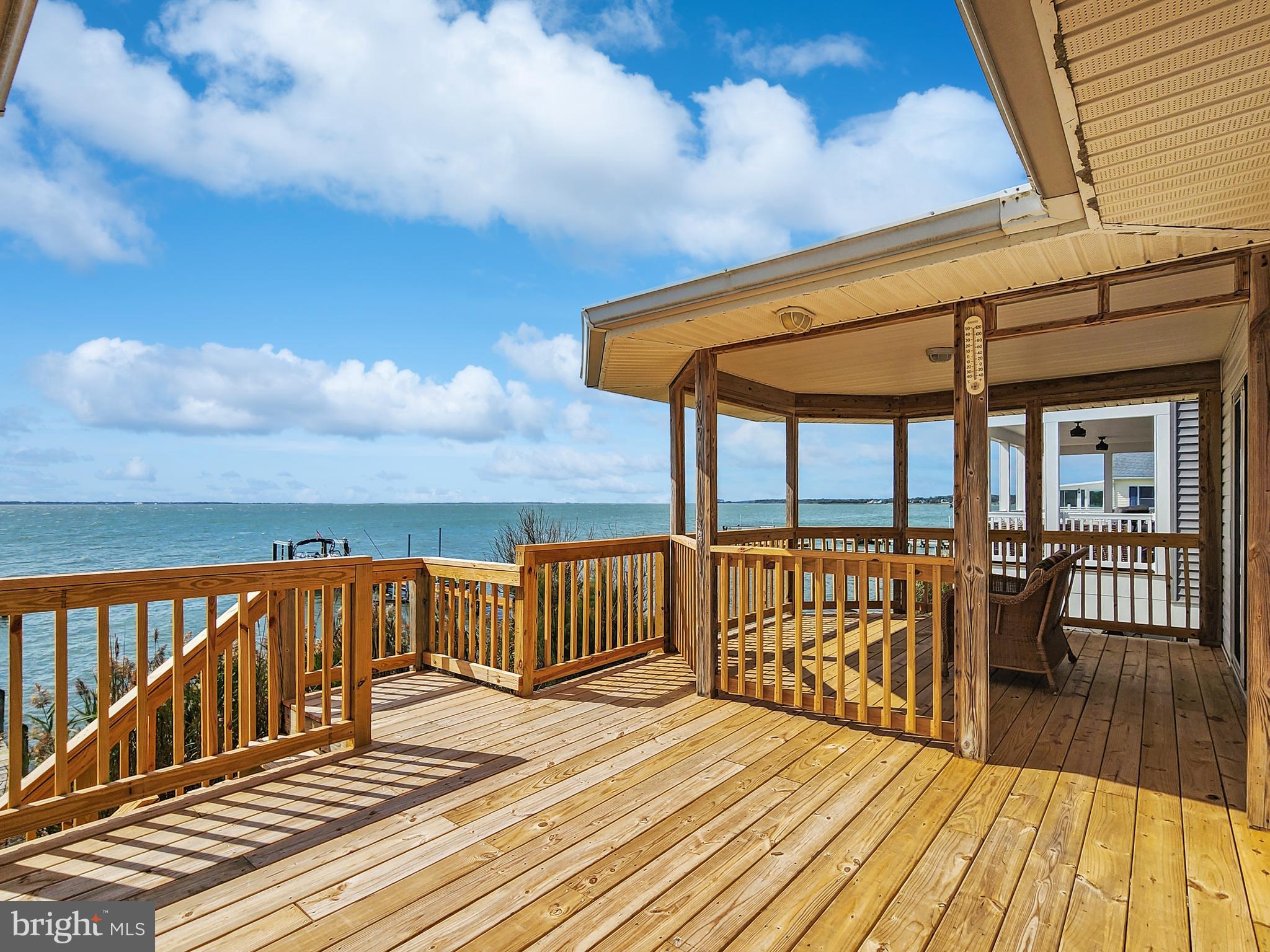 CAPTAIN'S COVE - Residential