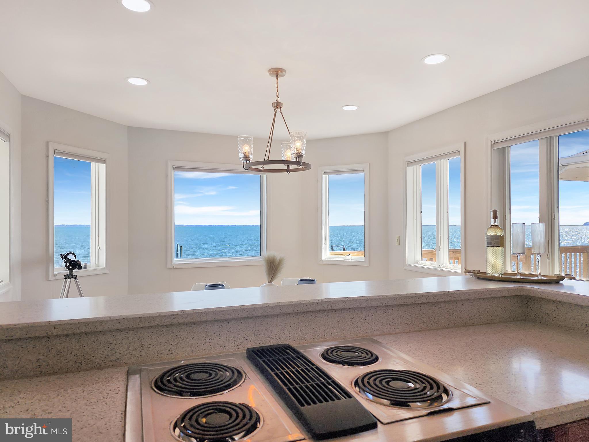 CAPTAIN'S COVE - Residential